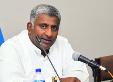 

Claiming that people will not vote as a gratitude for goods distributed by politicians, Minister Prasanna Ranatunge said people have already selected Ranil Wickremesinghe for Presidency as he can rescue the country from the economic crisis.


